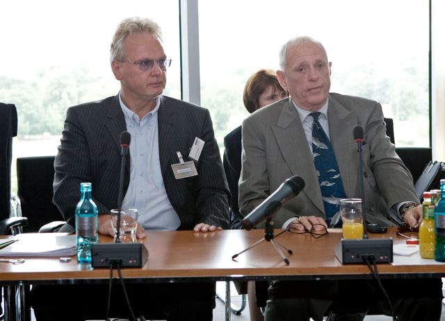 Jürgen Ortmüller und Ric O'Barry - Berlin 2007 (WDSF-Foto)